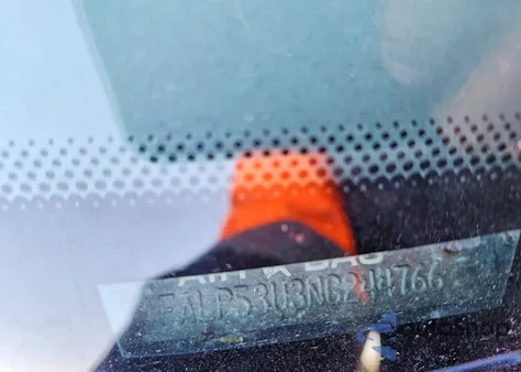 1992 Ford Taurus Lx z USA, uszkodzony, nr VIN 1FALP53U3NG244766